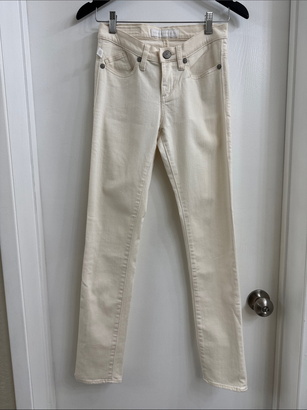 Rock & Republic Berlin Skinny Jeans in Off-White